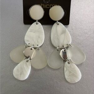 NWT Chico’s White Ivory Marble Stone Gia Chandelier Earrings
